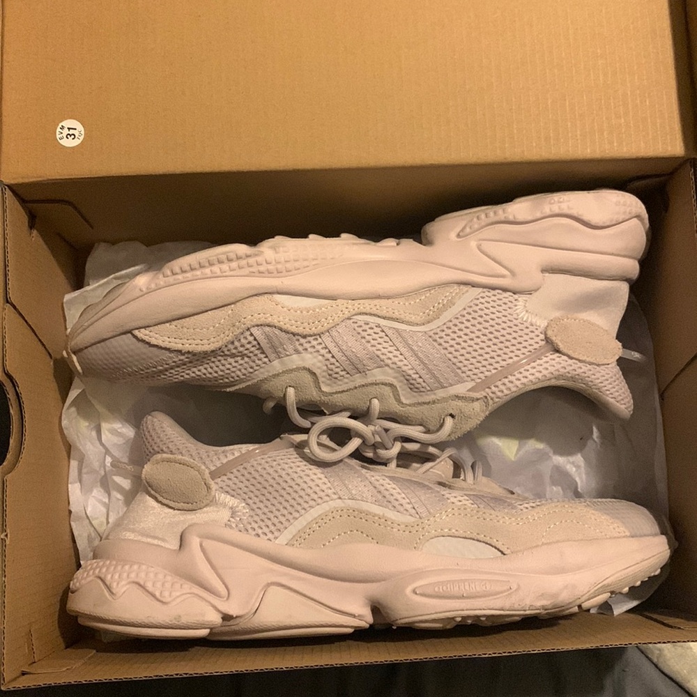 Ozweego W